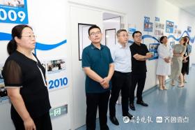 中國婦幼保健協(xié)會(huì)病理專業(yè)委員會(huì)第二次學(xué)術(shù)年會(huì)在煙臺(tái)成功召開 第2張 中國婦幼保健協(xié)會(huì)病理專業(yè)委員會(huì)第二次學(xué)術(shù)年會(huì)在煙臺(tái)成功召開 第2張