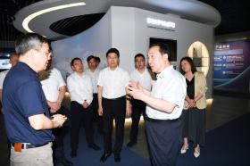 王浩專題調(diào)研現(xiàn)代服務(wù)業(yè)發(fā)展:加快建設(shè)現(xiàn)代服務(wù)業(yè)強(qiáng)省 賦能經(jīng)濟(jì)高質(zhì)量發(fā)展 第1張 王浩專題調(diào)研現(xiàn)代服務(wù)業(yè)發(fā)展:加快建設(shè)現(xiàn)代服務(wù)業(yè)強(qiáng)省 賦能經(jīng)濟(jì)高質(zhì)量發(fā)展 第1張
