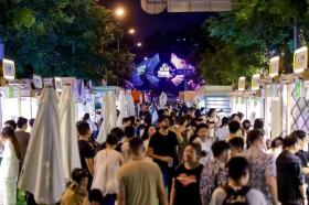 上海外灘限時開放“快樂小狗街”，“藝術(shù)+萌寵”太治愈  第11張